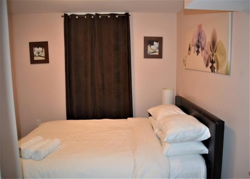 Beautiful And Spacious Basement Apartment แบรมพ์ตัน ภายนอก รูปภาพ